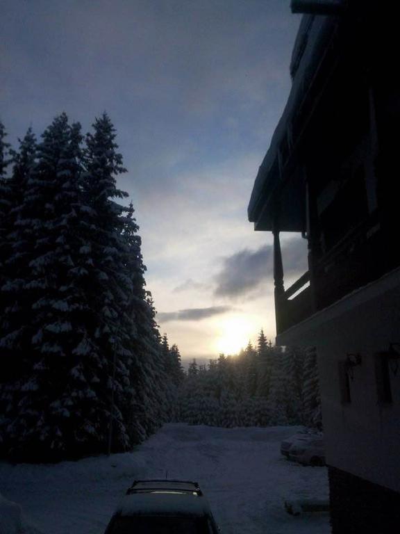 Hanul Haiducilor Obarsia Lotrului Exterior foto