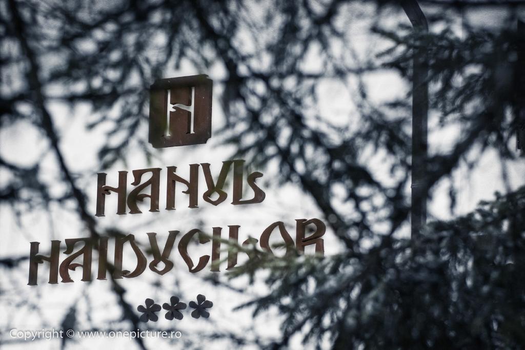 Hanul Haiducilor Obarsia Lotrului Quarto foto