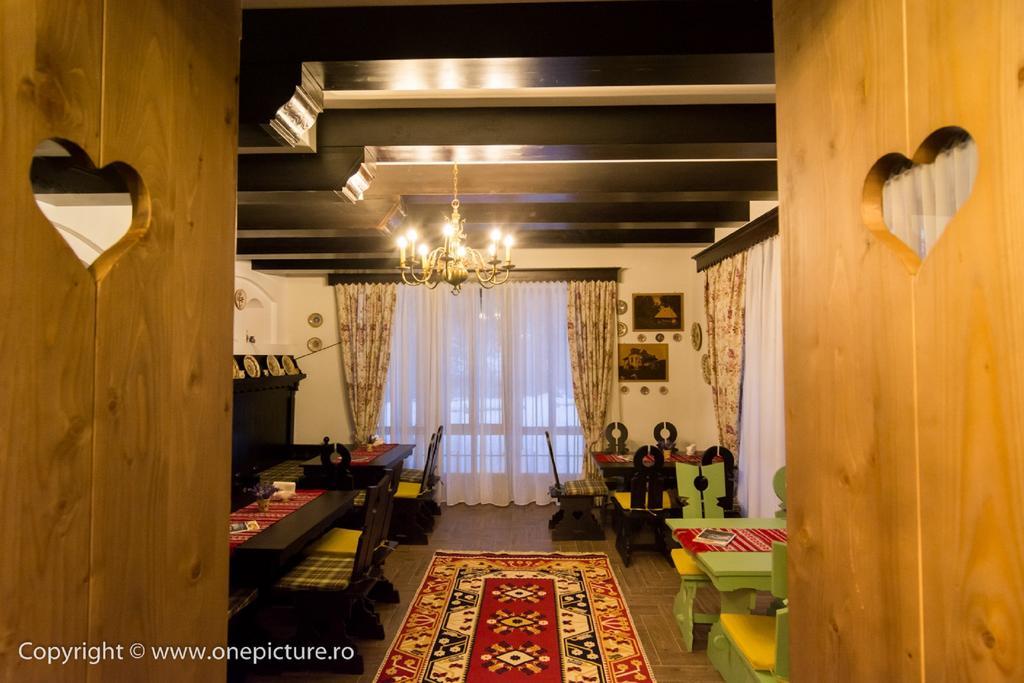 Hanul Haiducilor Obarsia Lotrului Exterior foto